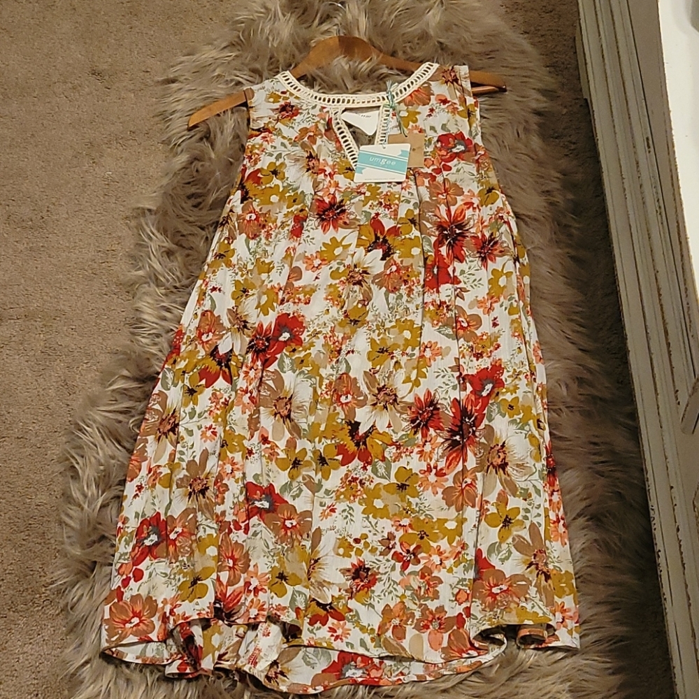 Dress - Picture 3 of 3